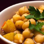 Hearty Curry Soup with Chickpeas and Potatoes: A Flavorful Bowl