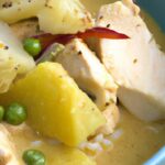 Creamy Coconut Chicken Curry: A Flavorful Tropical Delight