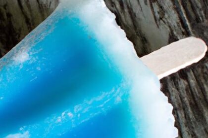 Chill Out: Easy Homemade Blue Raspberry Popsicle Recipe
